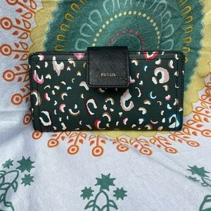 Fossil Women's Logan Leather RFID-Blocking Wallet